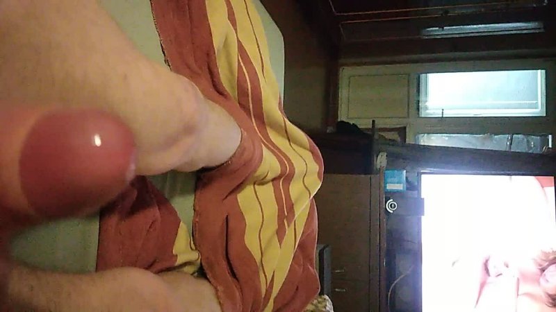 wife jerks hubby off